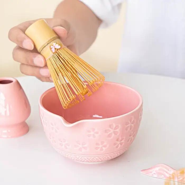 Fouet Matcha traditionnel en bambou cerise