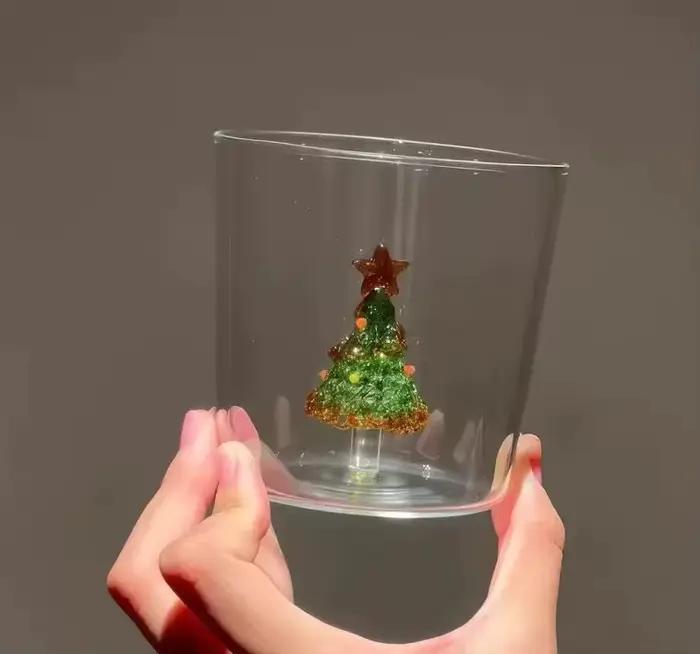 Tasses à vin en forme de sapin de Noël pour femmes élégantes et festives occasions de dégustation de cocktails et décoration de Noël