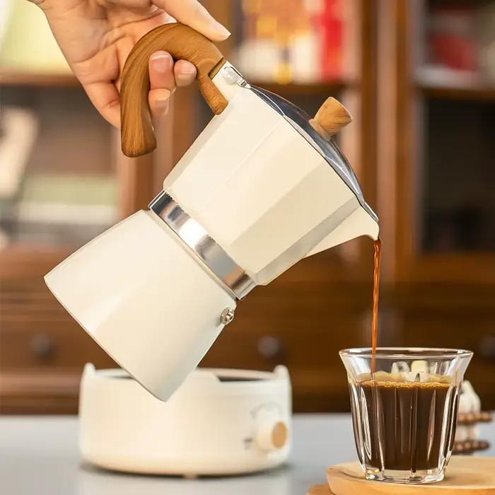 Cafetière moka classique avec poignée