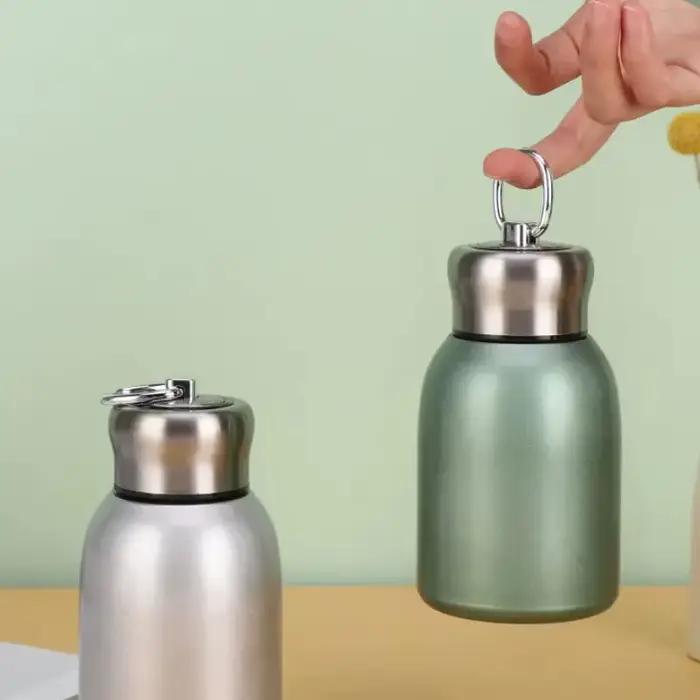 Tasse de voyage isolée en acier inoxydable