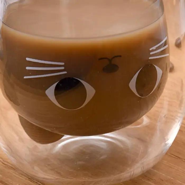 Tasses à café en verre isolées