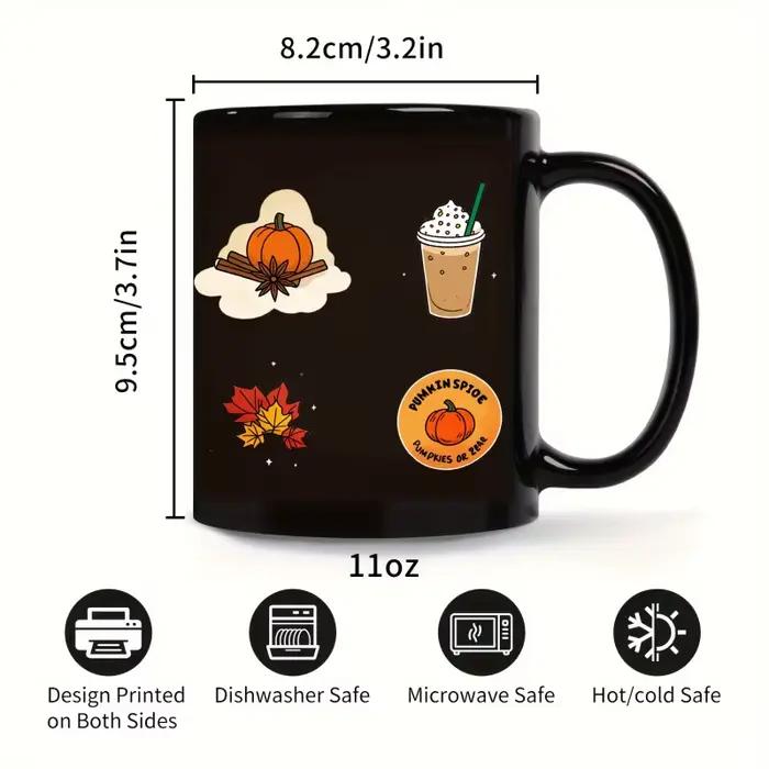Tasse en céramique noire avec latte aux épices de citrouille et design de feuilles d'automne pour les amateurs de café