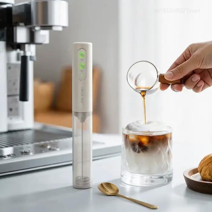 Mousseur à lait électrique pour la maison