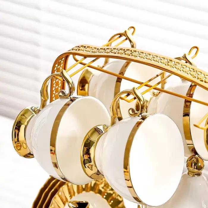 Ensemble de tasses à café en céramique doré élégantes et modernes pour la maison et le bureau occasions spéciales cadeau pour les amateurs de café style minimaliste et élégant pour usage domestique et professionnel