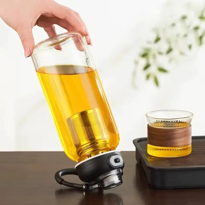 Bouteilles d'eau en verre de grande capacité avec passoire à thé
