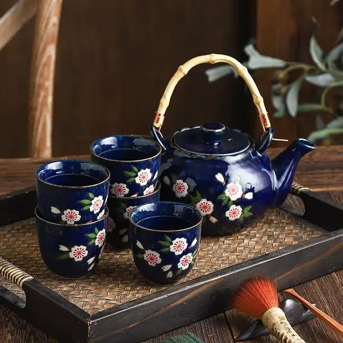 Théière japonaise en céramique peinte à la main avec poignée, service à thé en céramique motif poisson-bouffant pour pauses tranquilles et moments de partage
