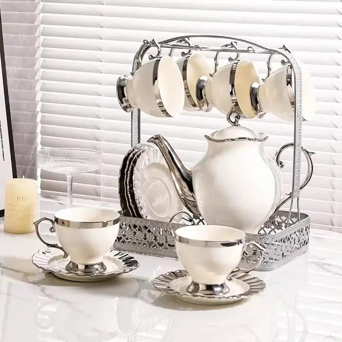 Ensemble de tasses à café en céramique doré élégantes et modernes pour la maison et le bureau occasions spéciales cadeau pour les amateurs de café style minimaliste et élégant pour usage domestique et professionnel