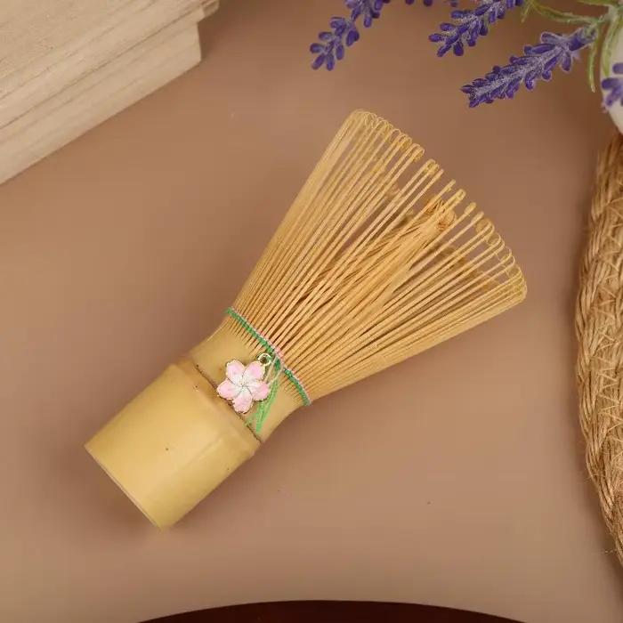 Fouet à matcha en bambou pour cérémonie japonaise