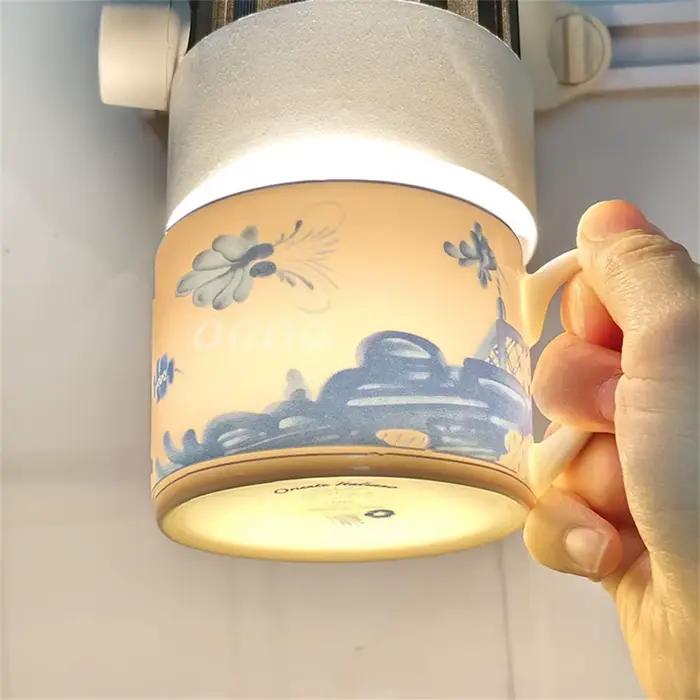 Tasse et soucoupe en céramique orientale italienne