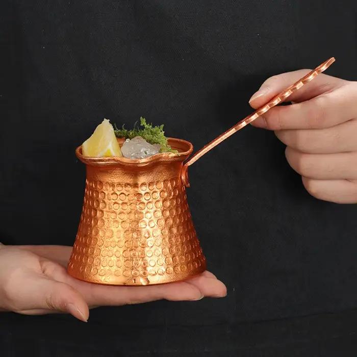 Petite cafetiere turque en cuivre pour cuisiniere haute performance cafe grec arabe equipement maison camping traditionnelle élégante pour occasions spéciales
