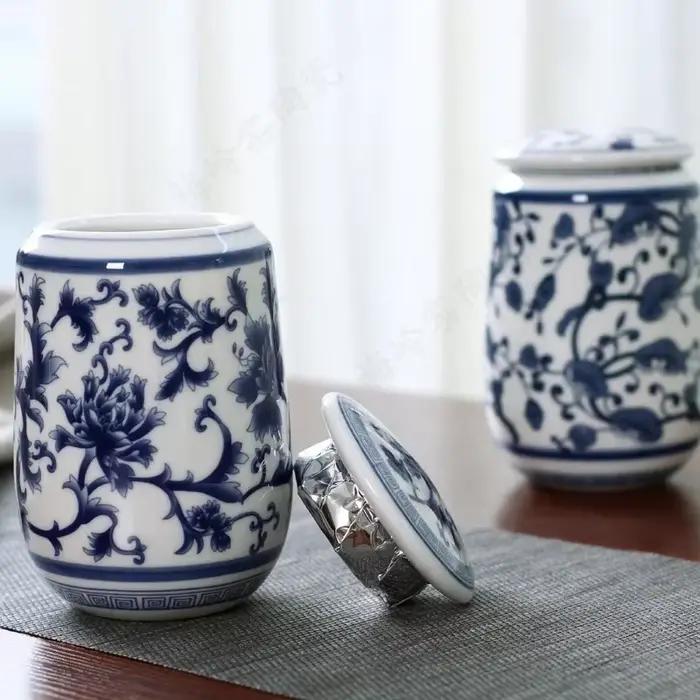 Caddie à thé en porcelaine bleue et blanche du palais chinois