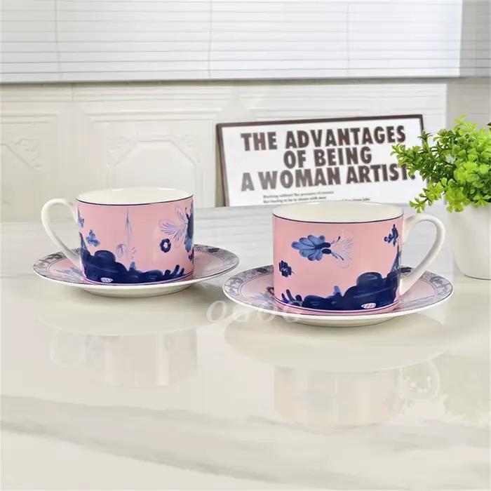 Tasse et soucoupe en céramique orientale italienne